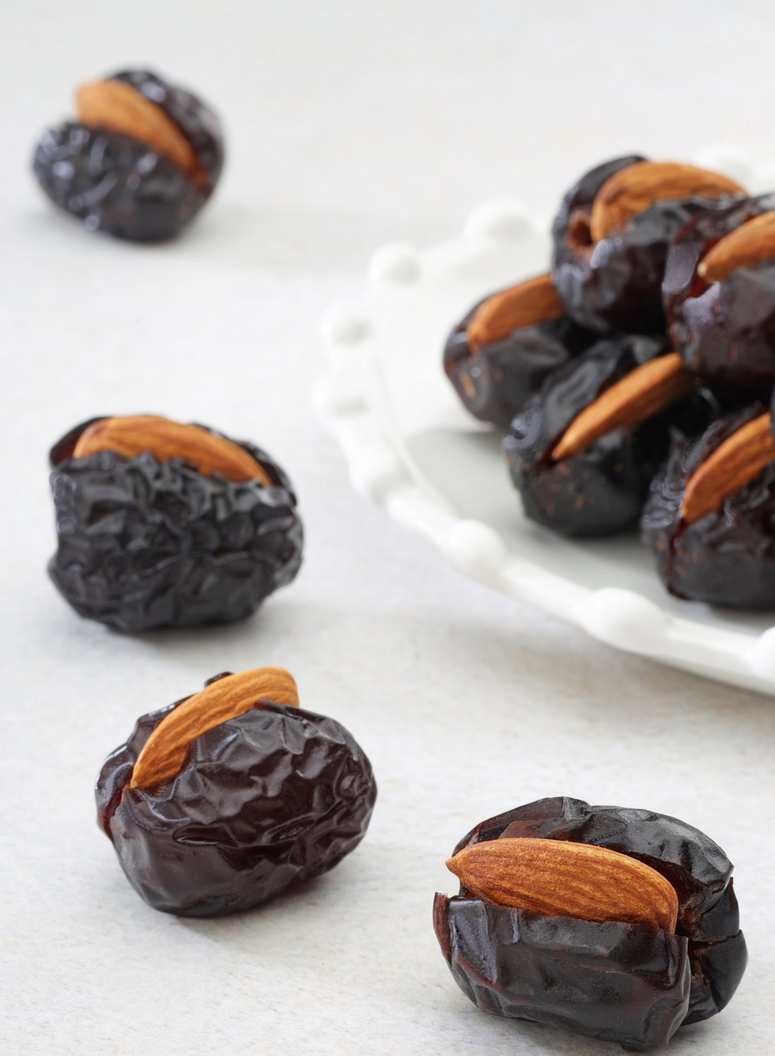 DATES FILLED WITH ALMONDS
